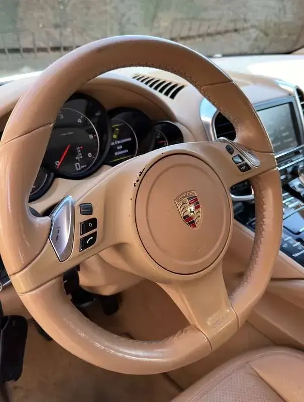 Usata Porsche Cayenne 245 CV (180 kW) 2012 Bianco SUV