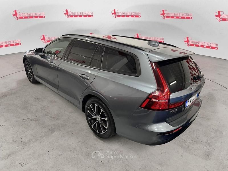 Usata Volvo V60 Momentum 150 CV (110 kW) 2019 Grigio Station wagon