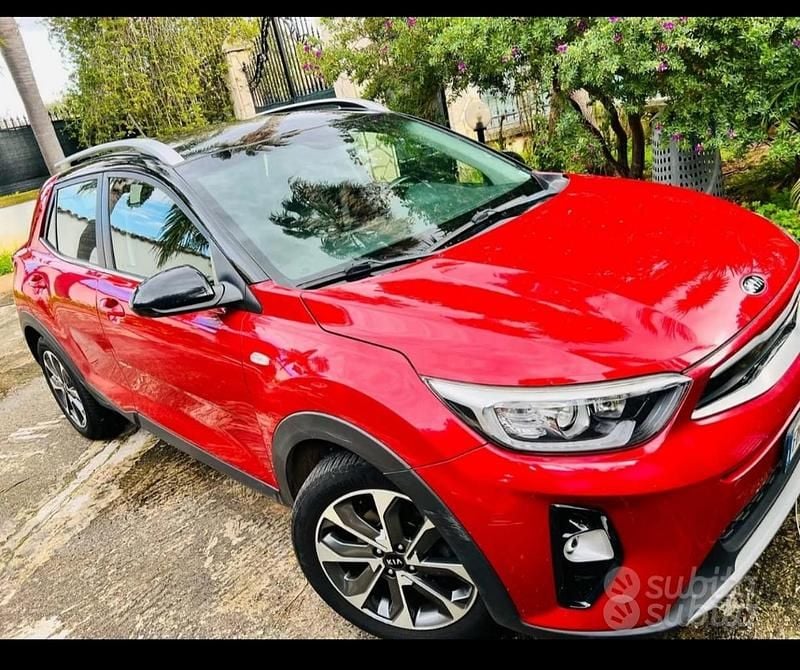 Usata Kia Stonic 110 CV (80 kW) 2018 Rosso SUV