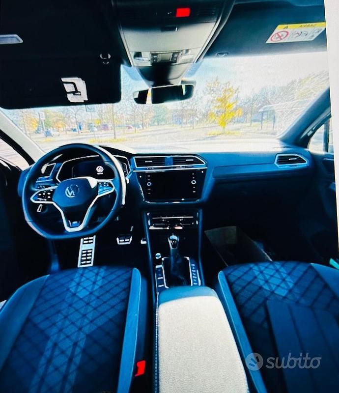 Usata VW Tiguan R-line 150 CV (110 kW) 2023 Nero SUV
