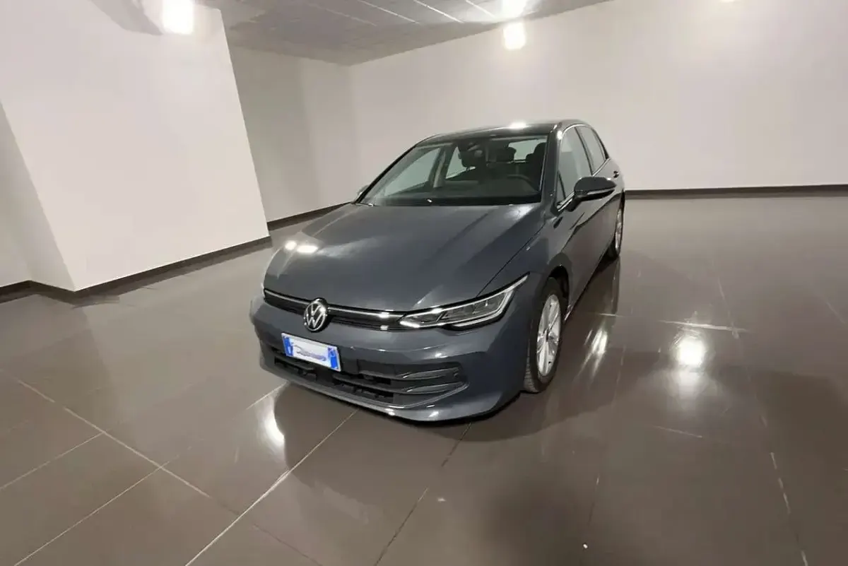 Usata VW Golf VIII Life 116 CV (85 kW) 2025 Berlina