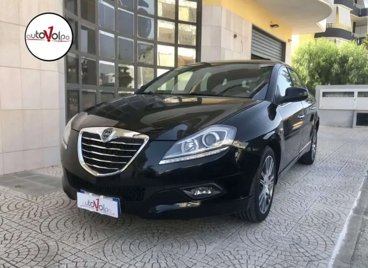 Usata Lancia Delta 120 CV (88 kW) 2013 Nero Utilitaria