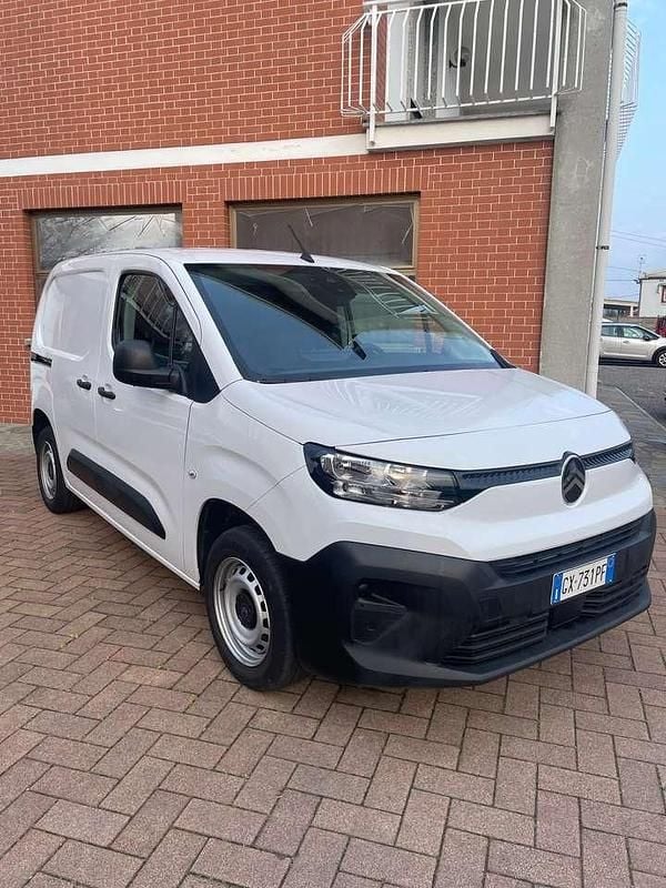 Usata Citroën Berlingo 102 CV (75 kW) 2024 Kaolin white Monovolume