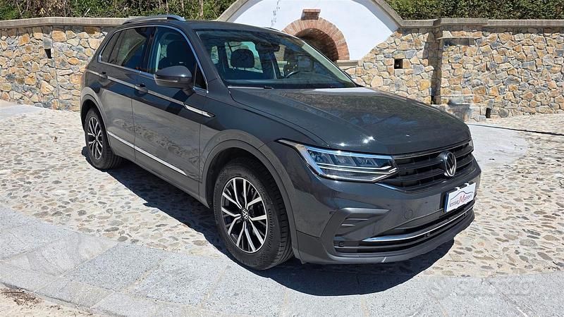 Gebraucht VW Tiguan Elegance 150 PS (110 kW) 2023 Grau SUV