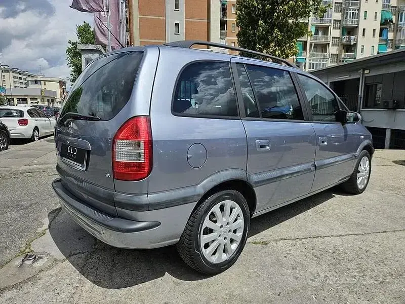 Usata Opel Zafira Elegance 125 CV (91 kW) 2003 Grigio Monovolume
