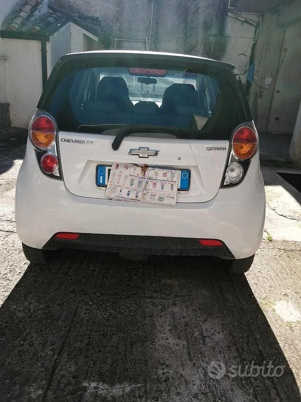 Usata Chevrolet Spark 68 CV (50 kW) 2011 Bianco Utilitaria