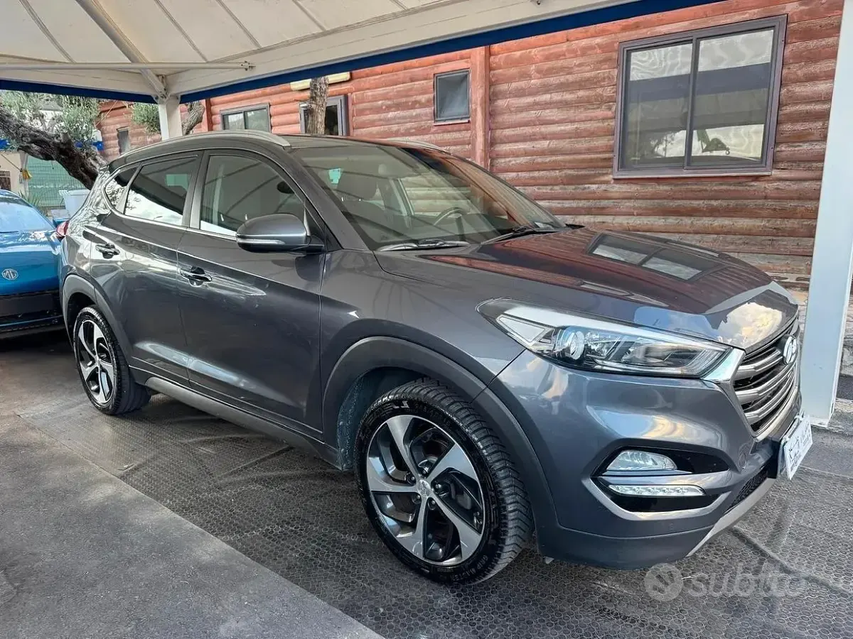 Usata Hyundai Tucson Xpossible 116 CV (85 kW) 2016 Grigio SUV