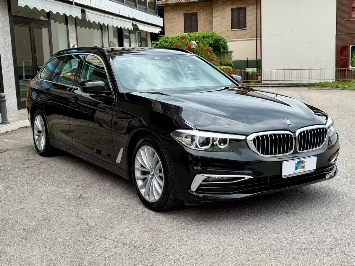 Usata BMW 520 Luxury Line 190 CV (139 kW) 2020 Nero Station wagon