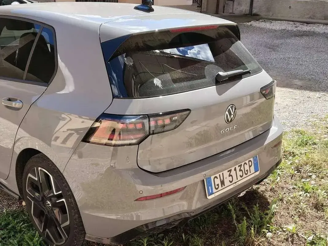 Usata VW Golf VIII R-line Plus 150 CV (110 kW) 2024 Grigio Berlina