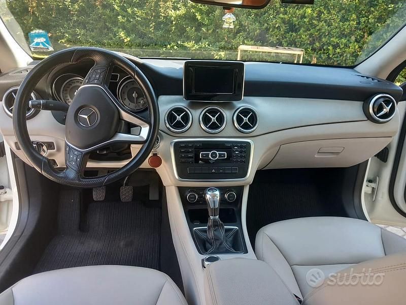 Usata Mercedes CLA180 122 CV (89 kW) 2013 Bianco Berlina