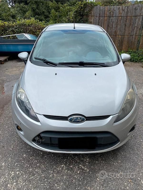 Usata Ford Fiesta 2009 Grigio Berlina