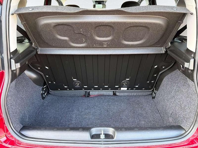 Usata Fiat Panda Cross Cross 70 CV (51 kW) 2025 Rosso Utilitaria