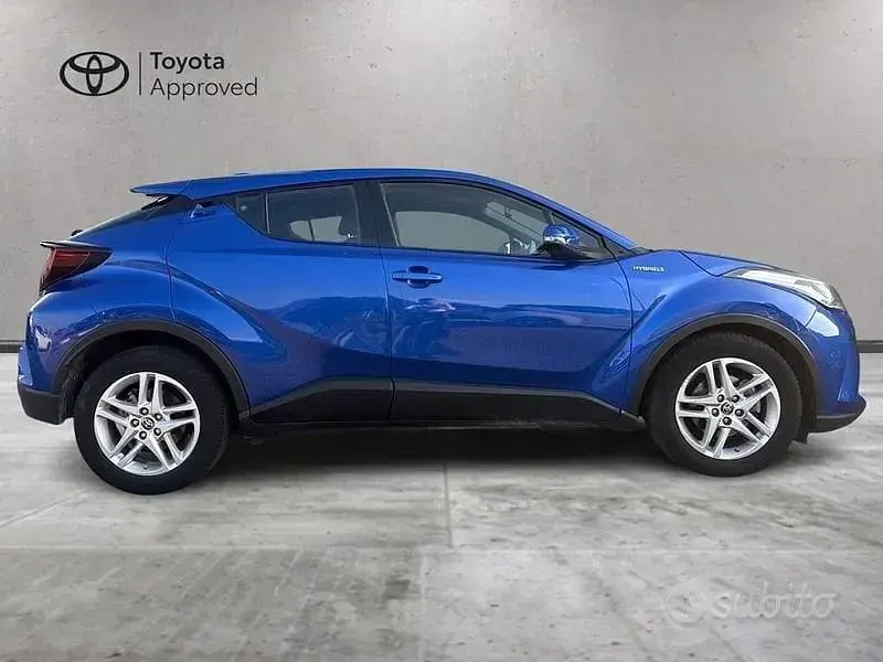 Usata Toyota C-HR Active 122 CV (89 kW) 2020 Blu SUV