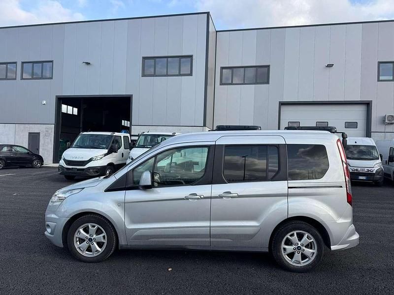 Usata Ford Tourneo Connect Titanium 120 CV (88 kW) 2017 Argento Monovolume
