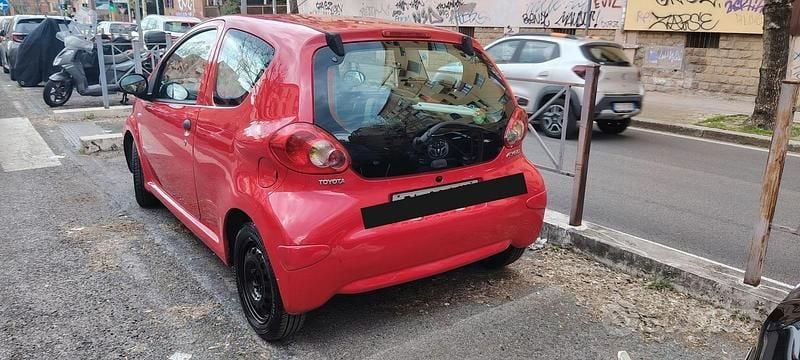 Usata Toyota Aygo 68 CV (50 kW) 2008 Rosso Utilitaria