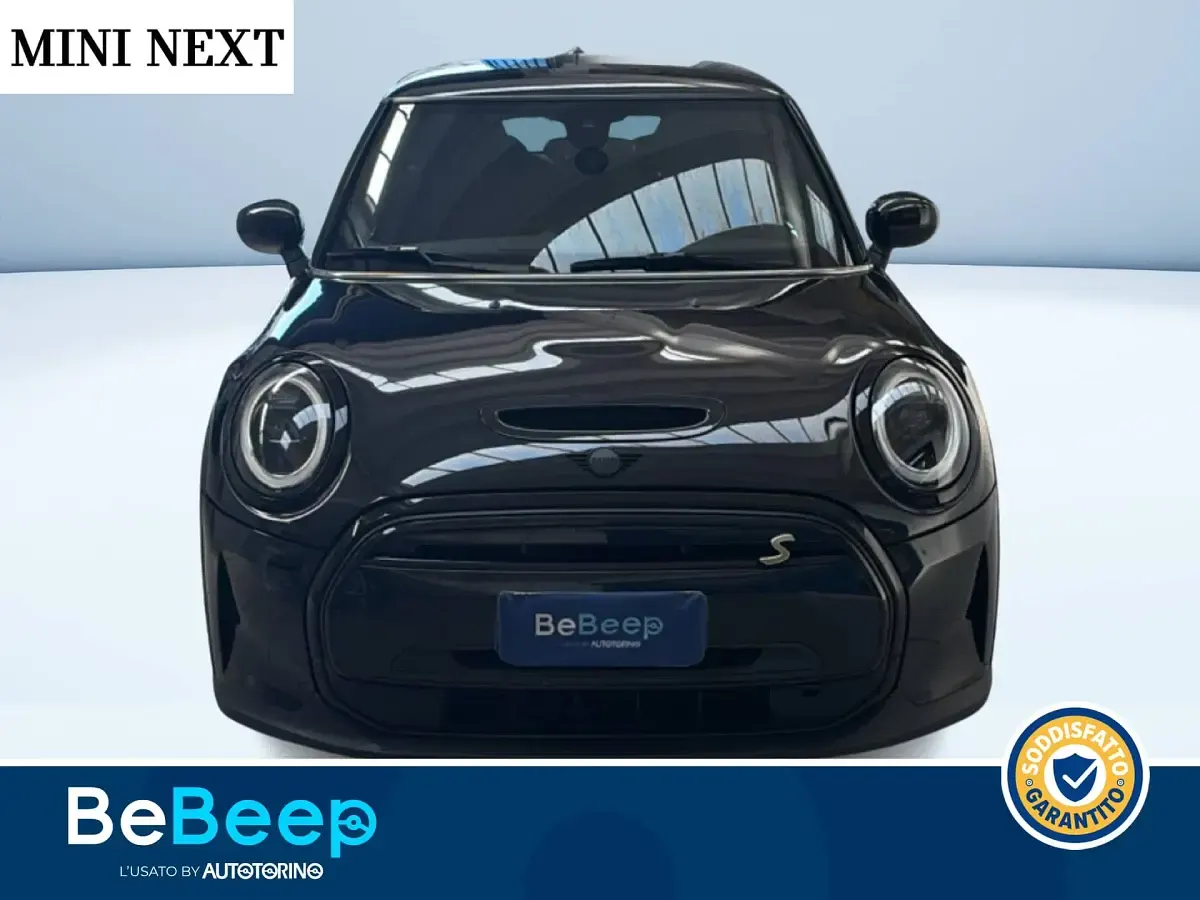 Usata Mini Cooper SE Classic 75 kW (102 CV) 2023 Nero metallizzato Utilitaria