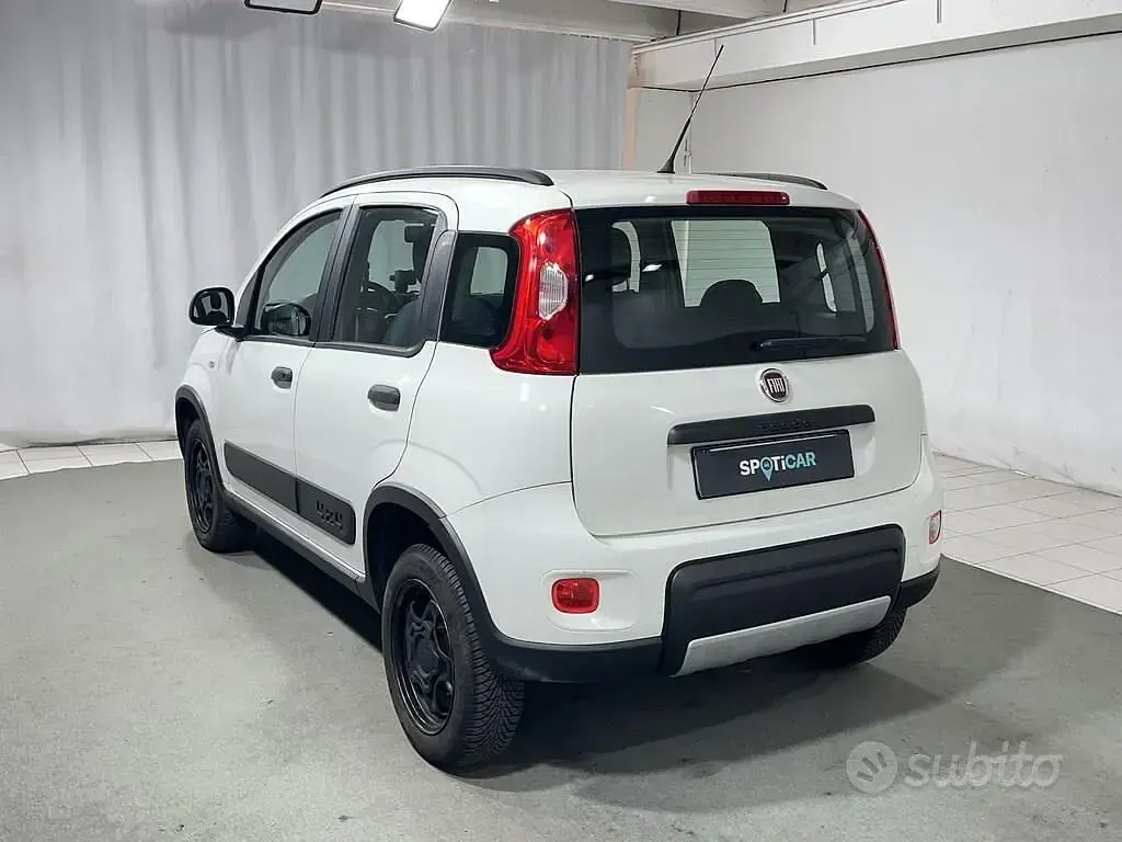 Usata Fiat Panda 4x4 S 86 CV (63 kW) 2019 Bianco Utilitaria