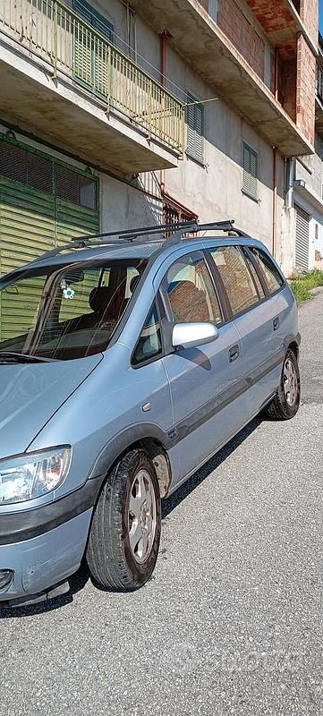 Usata Opel Zafira Elegance 101 CV (74 kW) 2002 Grigio Monovolume
