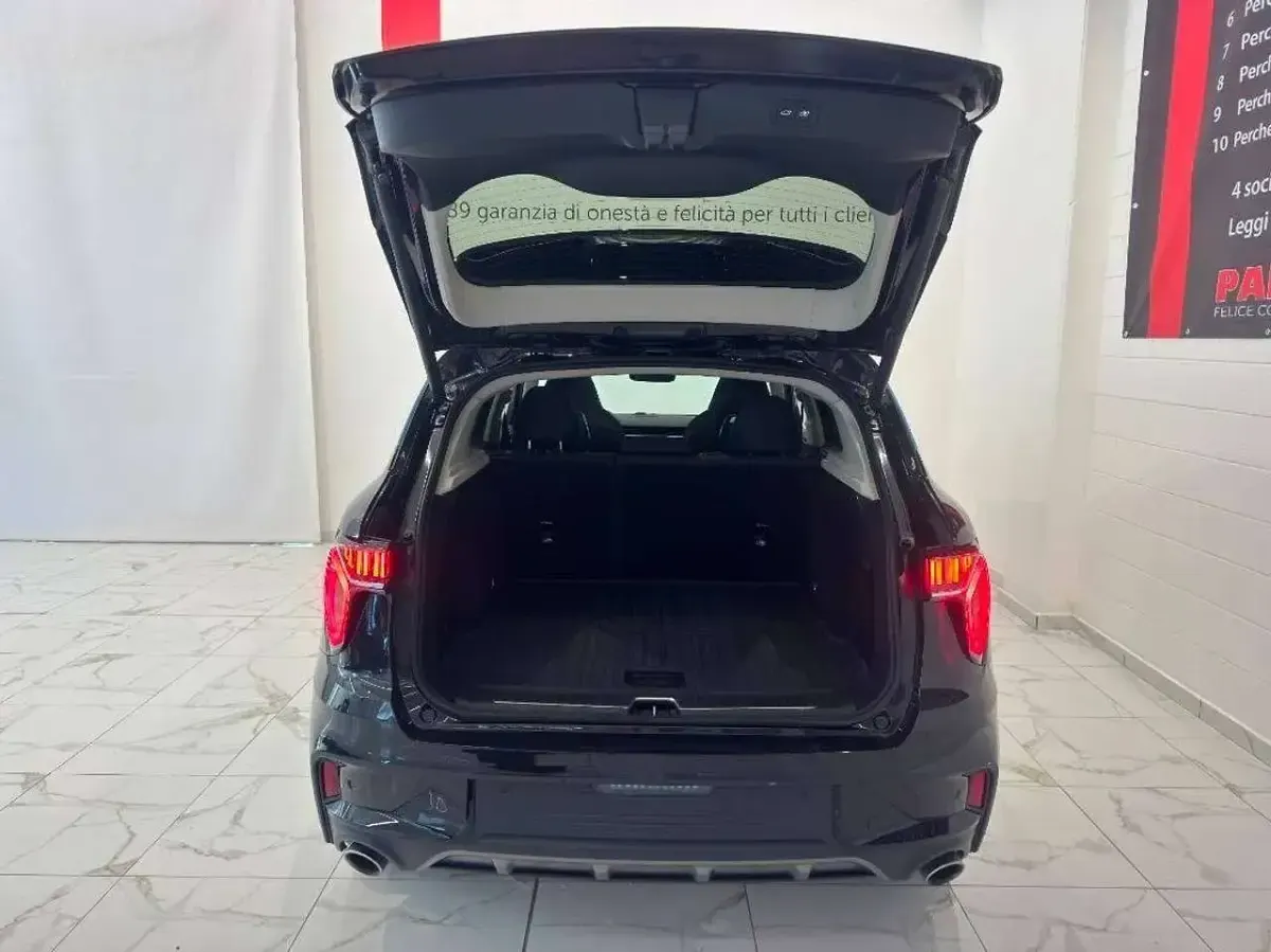 Usata Lynk & Co 01 179 CV (131 kW) 2024 Nero SUV