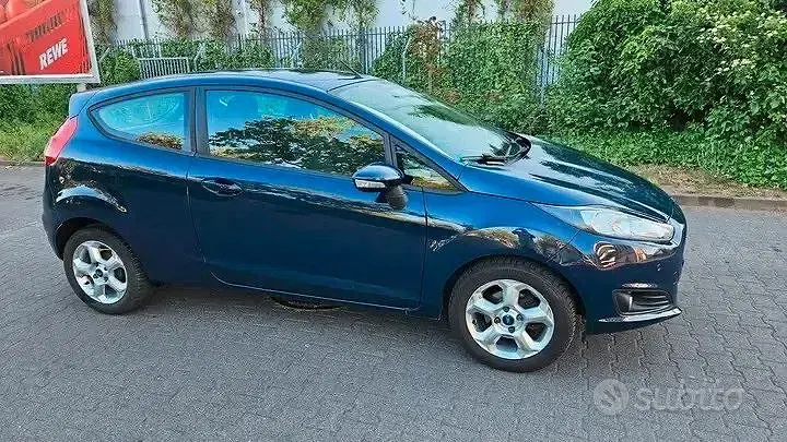 Usata Ford Fiesta Titanium 80 CV (58 kW) 2013 Blu Berlina