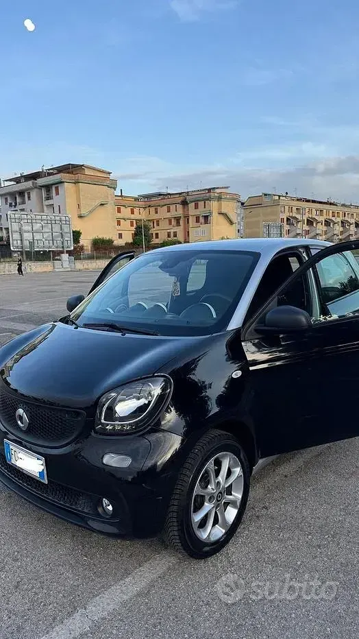 Usata Smart ForFour 61 CV (44 kW) 2016 Nero Utilitaria