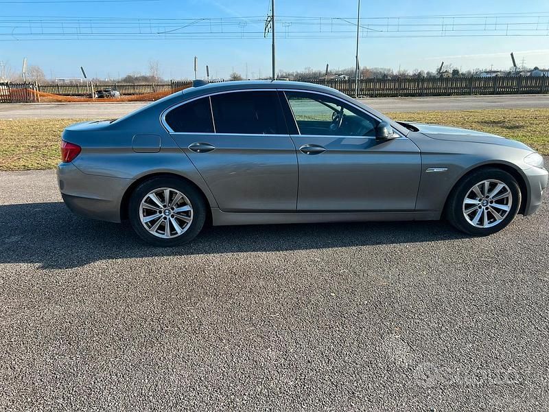 Usata BMW 520 2012 Grigio Berlina