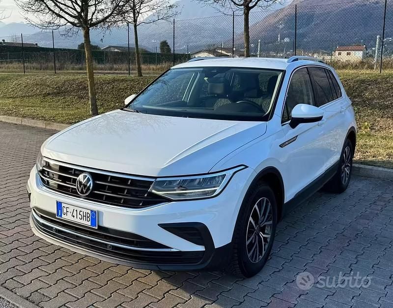 Usata VW Tiguan Life 122 CV (89 kW) 2021 Bianco SUV
