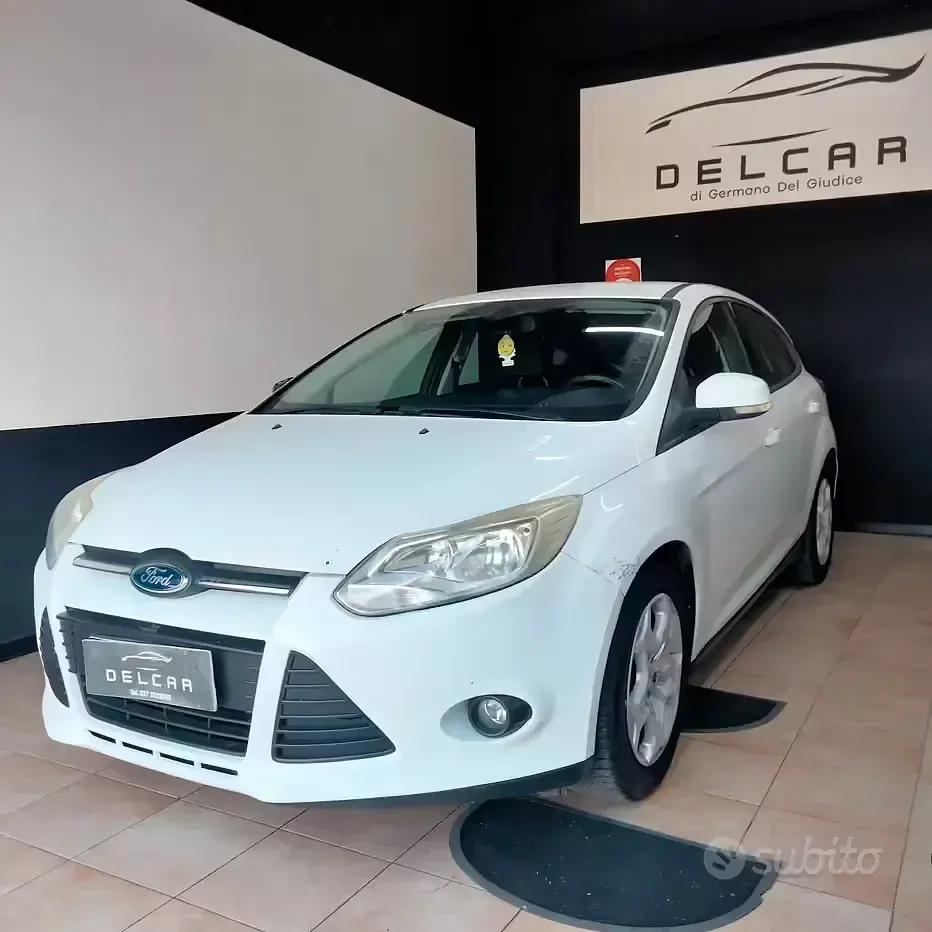 Usata Ford Focus 115 CV (84 kW) 2013 Bianco Berlina