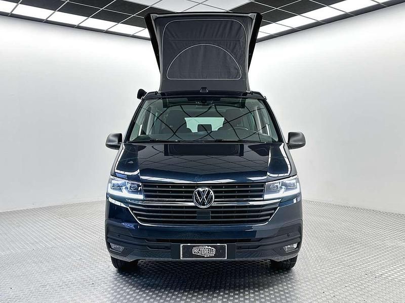Usata VW California Beach 150 CV (110 kW) 2024 Blu Furgone