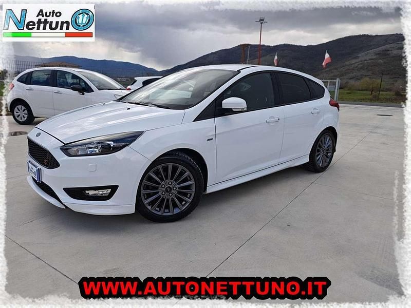 Usata Ford Focus ST-Line 140 CV (102 kW) 2018 Bianco Berlina