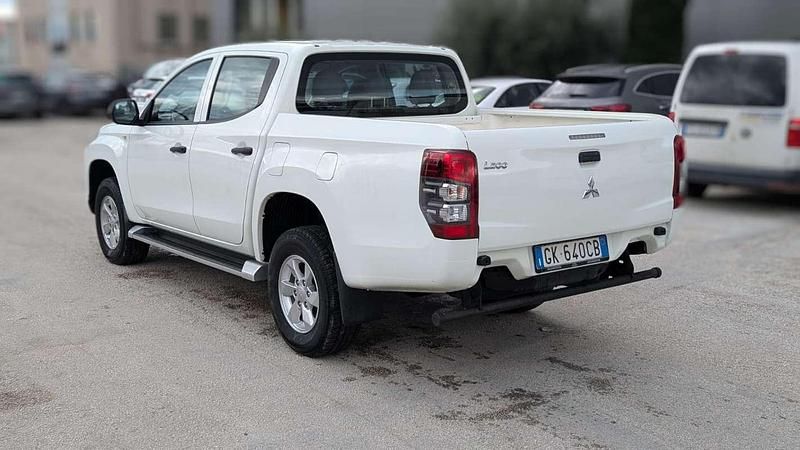Usata Mitsubishi L200 Invite 150 CV (110 kW) 2023 Bianco Pick-up