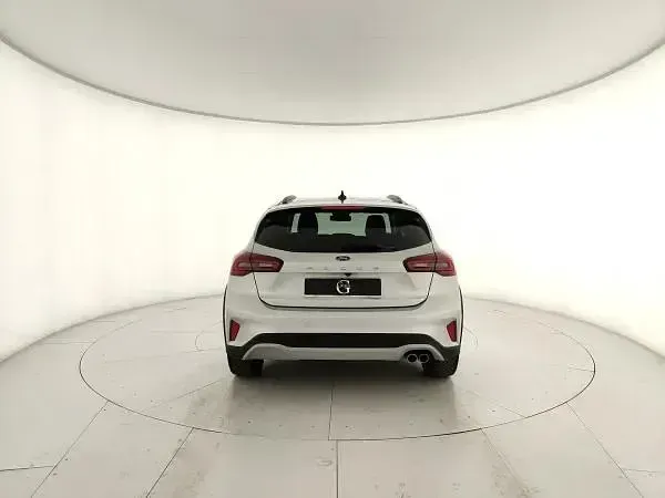 Usata Ford Focus Active 125 CV (91 kW) 2024 Grigio argento metal SUV