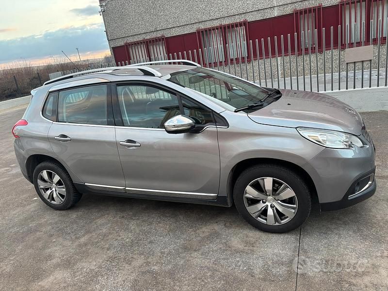 Usata Peugeot 2008 Access 110 CV (80 kW) 2015 Grigio SUV