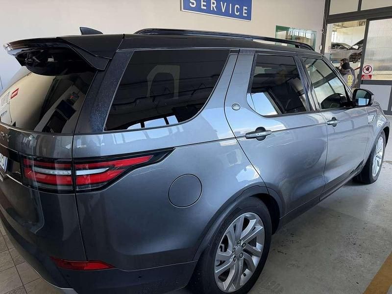 Usado Land Rover Discovery 5 HSE 306 HP (225 kW) 2019 Cinzento SUV