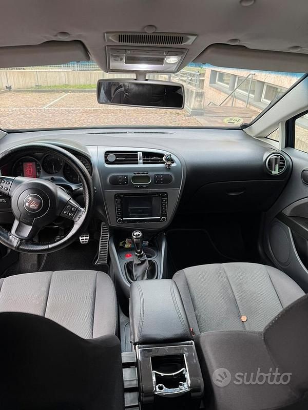 Usata 2006 Seat Leon Tre volumi | 4000 € - Immagine 1/4