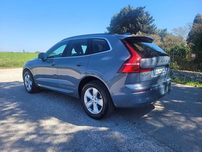 Usado Volvo XC60 Core 197 CV (144 kW) 2022 Gris SUV