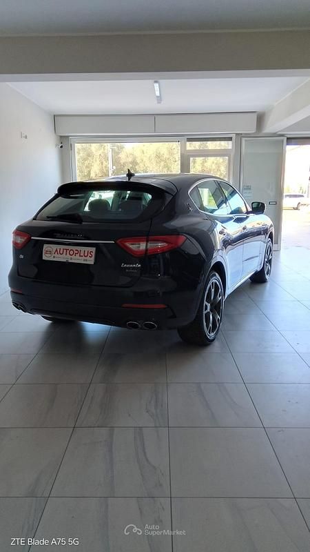 Blu Usata 2018 Maserati Levante SUV | 34.900 € (Super prezzo) - Immagine 1/4
