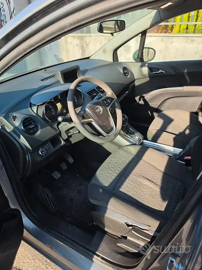 Usata Opel Meriva 120 CV (88 kW) 2014 Monovolume