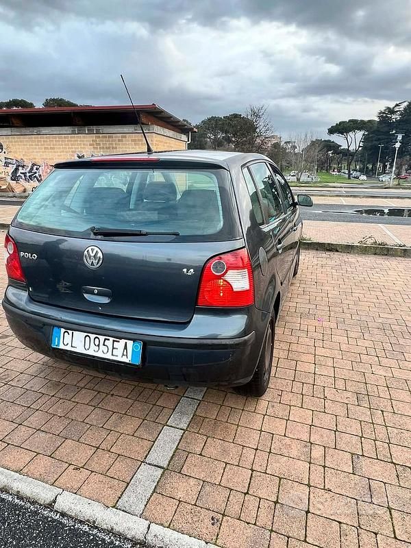 Usata VW Polo 75 CV (55 kW) 2003 Grigio Berlina