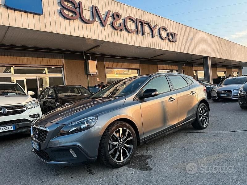Grigio Usata 2015 Volvo V40 CC Station wagon | 8900 € (Buon prezzo) - Immagine 1/4