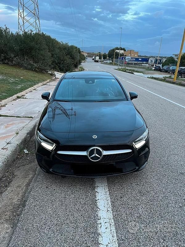 Nero Usata 2019 Mercedes A180 Premium Tre volumi | 13.999 € (Super prezzo) - Immagine 1/4