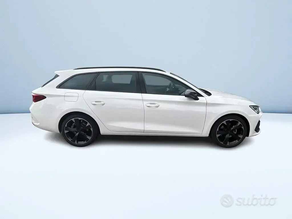 Usata Cupra Leon 150 CV (110 kW) 2024 Bianco Station wagon