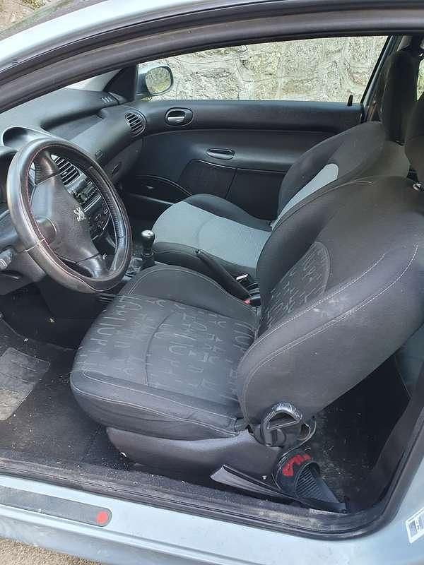 Begagnad Peugeot 206 109 HK (80 kW) 2001 Sedan