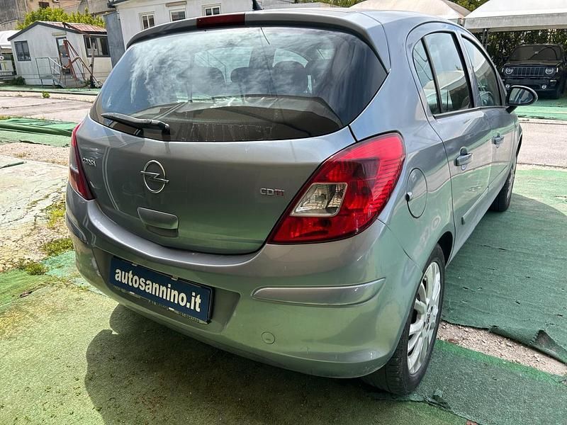 Usata Opel Corsa Cosmo 90 CV (66 kW) 2009 Grigio Utilitaria