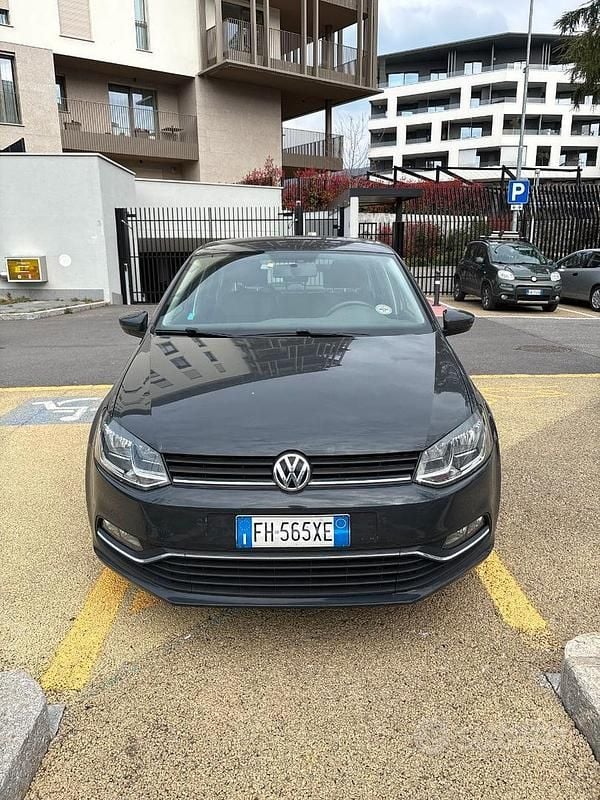 Usata VW Polo Comfortline 75 CV (55 kW) 2017 Grigio Berlina