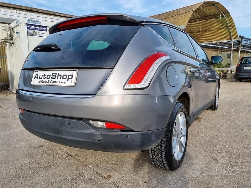 Usata Lancia Delta 120 CV (88 kW) 2008 Antracite pastello Utilitaria