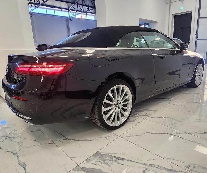 Usata Mercedes E220 Premium Plus 194 CV (142 kW) 2019 Nero Cabrio