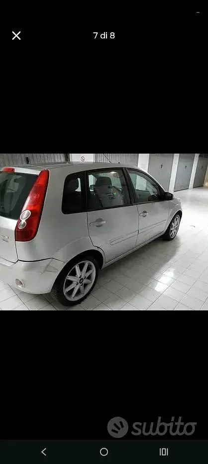 Usata Ford Fiesta 68 CV (50 kW) 2007 Grigio Utilitaria
