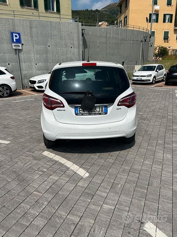 Usata Opel Meriva Design Edition 110 CV (80 kW) 2014 Bianco Monovolume