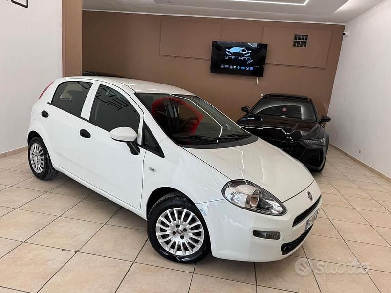 Usata Fiat Punto Street 95 CV (69 kW) 2017 Bianco Utilitaria
